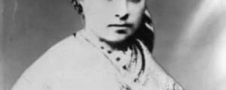 Бернадетта Субиру биография. Католическая святая, известна благодаря тому, что по её уверениям, ей являлась Дева Мария
