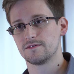Эдвард Сноуден биография. Технический специалист и спецагент, бывший сотрудник ЦРУ и Агентства национальной безопасности (АНБ) США