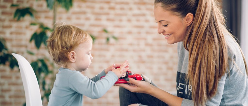 Как найти надежную няню для вашего ребенка: советы и рекомендации