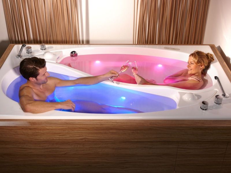 Комфорт для романтичных натур. Преимущества акриловой ванной.